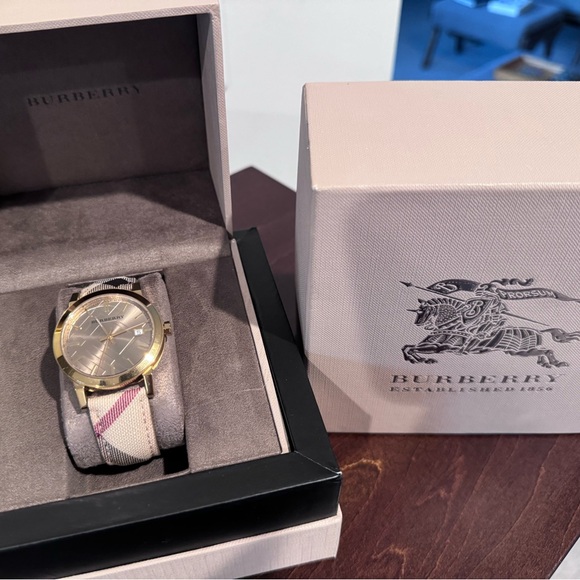 Burberry Watch - Picture 2 of 10